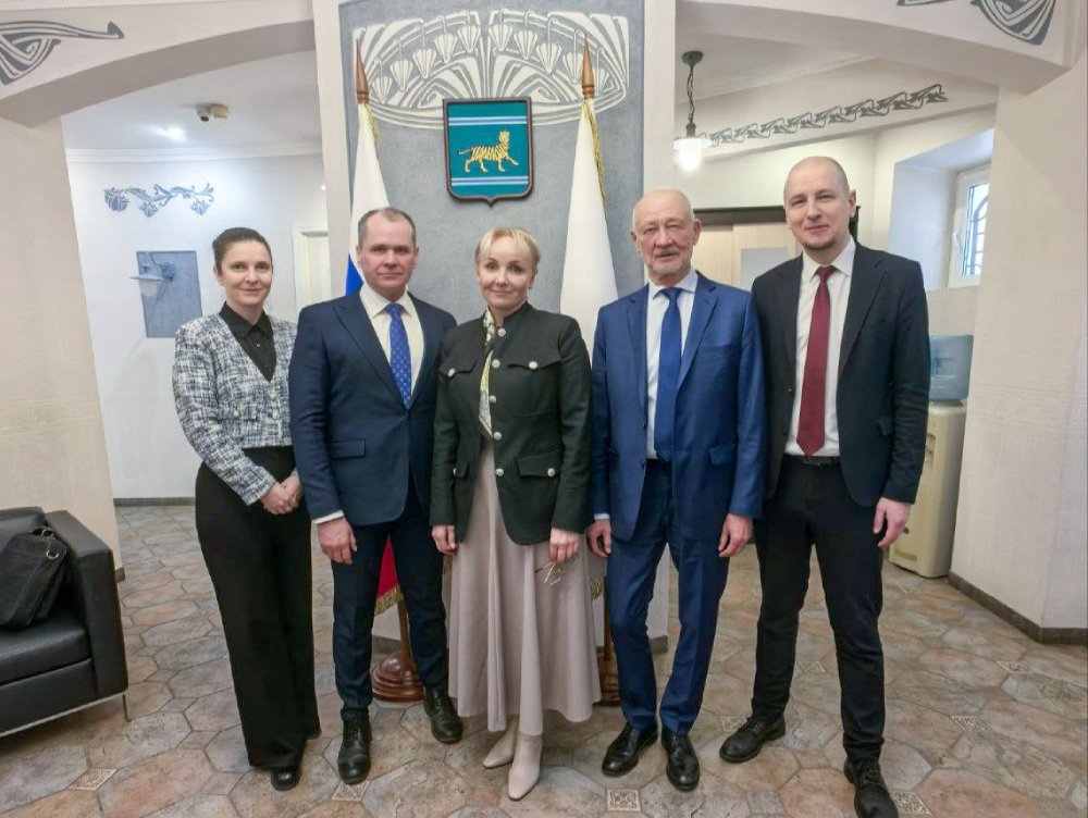 anatoli-unitsky-met-with-the-head-maria-kostyuk